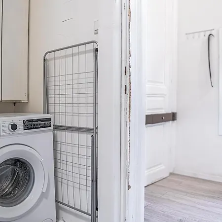 Apartment Delightful 2br Apt.-near Wiener Stadthalle Vienna