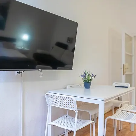 Apartment Delightful 2br Apt.-near Wiener Stadthalle Vienna