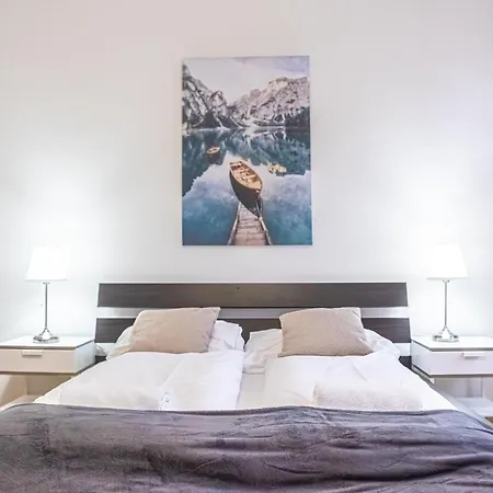 Delightful 2br Apt.-near Wiener Stadthalle Vienna