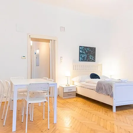 Apartment Deluxe 3br Apt. Wiener Stadthalle - Suitable For Longstays