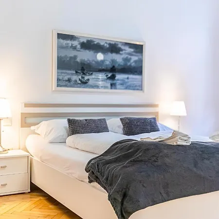 Deluxe 3br Apt. Wiener Stadthalle - Suitable For Longstays Apartment Vienna