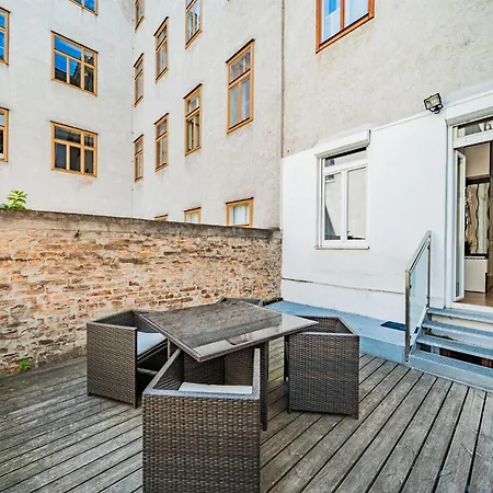 Happy Apartment