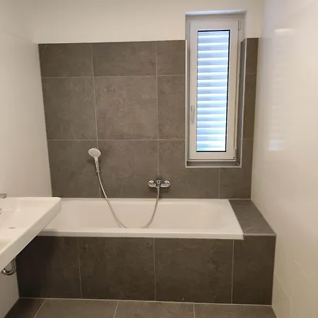 Apartment Luxus Penthouse Gegenueber International Centre Und Kaiserwasser *