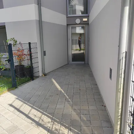 Luxus Penthouse Gegenueber International Centre Und Kaiserwasser *