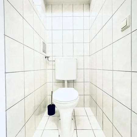 Affordable 2br Apartment, Close To Danube River Apartman