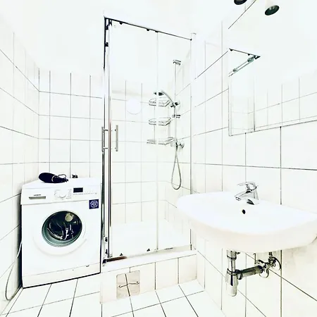 Affordable 2br Apartment, Close To Danube River Apartman Bécs