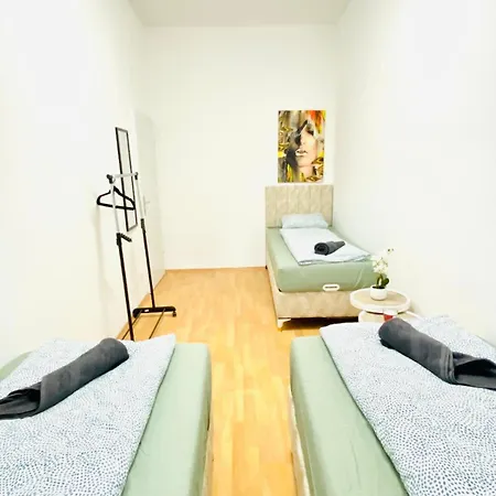 Bright 5br Shared W Great Transport Link