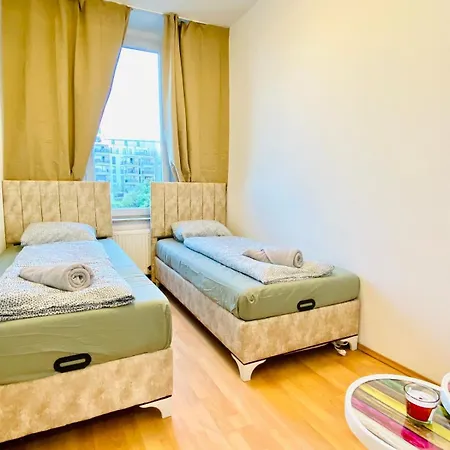 Bright 5br Shared W Great Transport Link