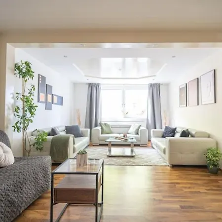 Big Luxury 3br Near Center Apartment *