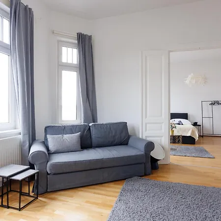 Cozy Center Apartment