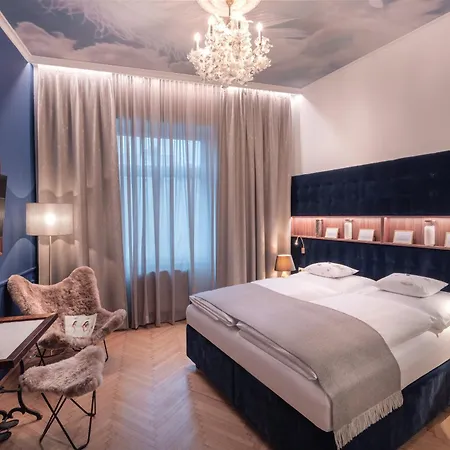 Boutique Donauwalzer Hotel 3*