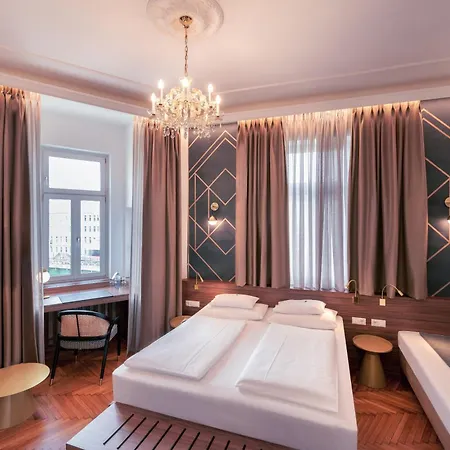 Boutique Donauwalzer Hotel 3*