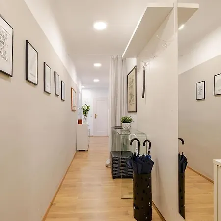Apartment Brand New City Centre Air Condition 66qm2