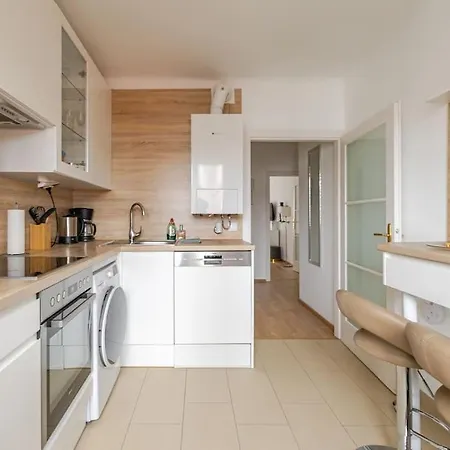 Brand New City Centre Air Condition 66qm2