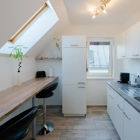 Apartment Domus Optima - Cozy Retreat In *