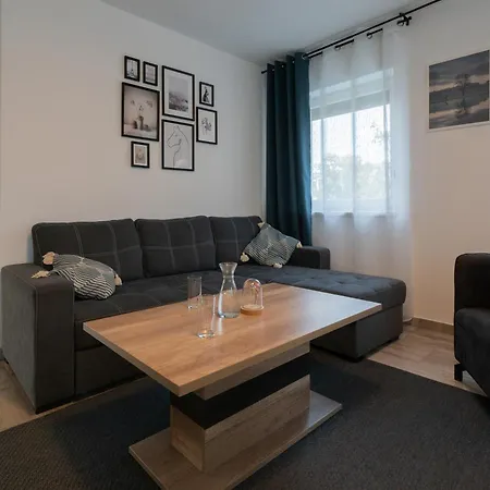 Domus Optima - Cozy Retreat In Apartment *