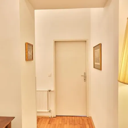 Apartment Slow Living I Schoenbrunn Und Park Naehe I Bahnhof Vienna