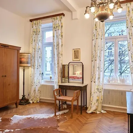 Slow Living I Schoenbrunn Und Park Naehe I Bahnhof Apartment Vienna