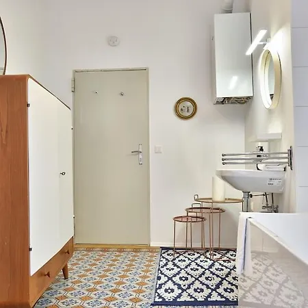 Slow Living I Schoenbrunn Und Park Naehe I Bahnhof Apartment Vienna