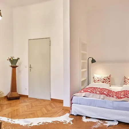 Slow Living I Schoenbrunn Und Park Naehe I Bahnhof Apartment