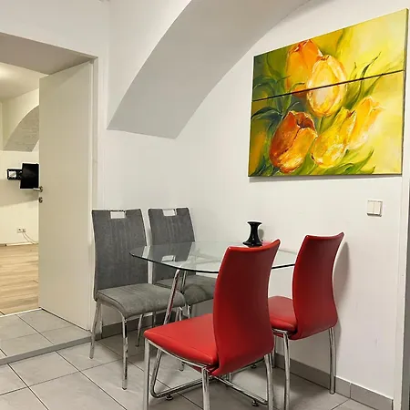 아파트 Bright 1br In A Convenient Location *