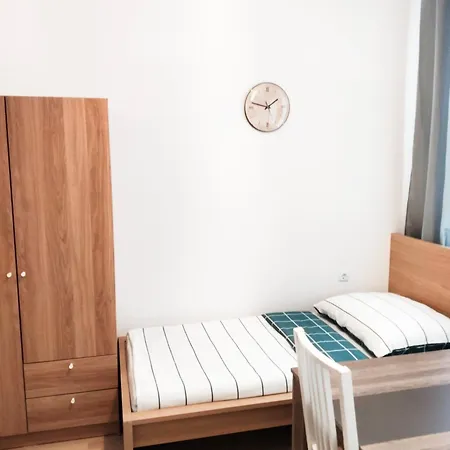 Ostello Favorit-rooms Direkt Metro-u1 Connection To Centralstation And City-center