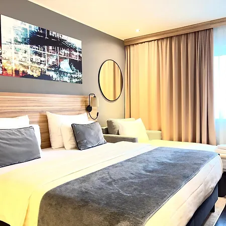Leonardo Hauptbahnhof Hotel 4*