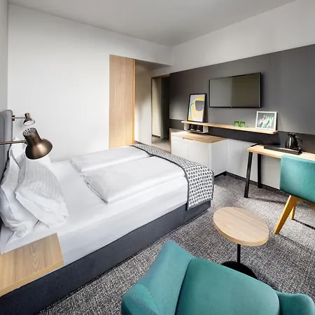 Clarion South 4*