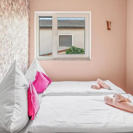 Rosi - Whirlpool Terrace - Free Parking - Wifi Apartment *