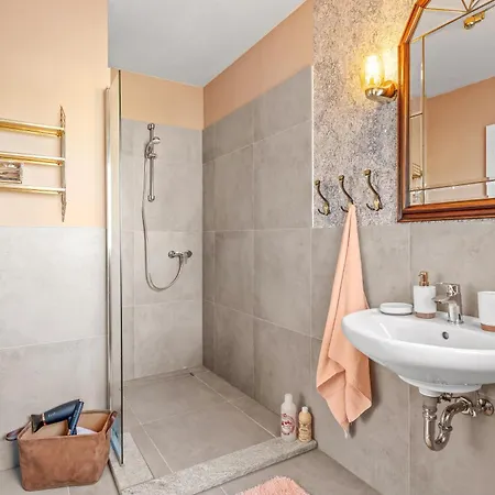 Rosi - Whirlpool Terrace - Free Parking - Wifi Apartment *