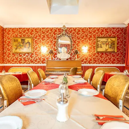 Hotel Urania