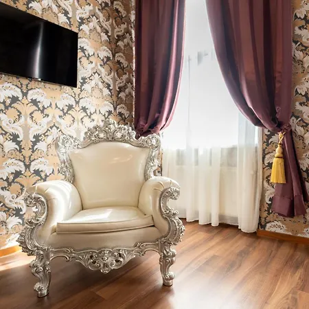 Urania Hotel