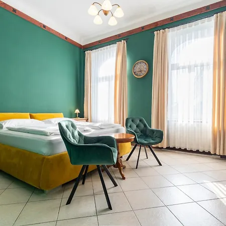 Urania Hotel 3*