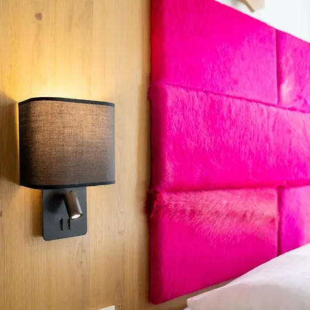 Hotel Urania 3*