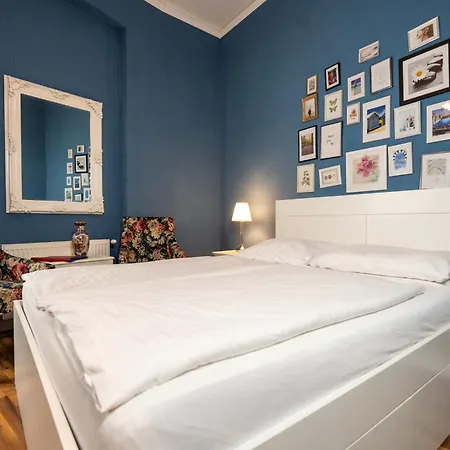 Urania Hotel