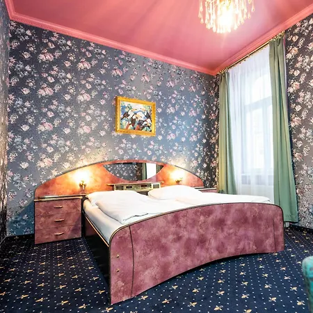 Hotel Urania