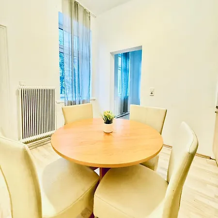 3br Shared Apartment, In The Heart Of Apartment *