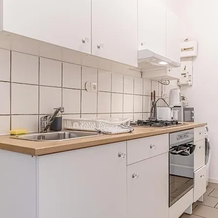 Budget-friendly 2br Apt With Great Location * Vienna