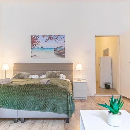 Budget-friendly 2br Apt With Great Location Apartment Vienna