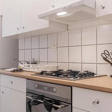Apartment Budget-friendly 2br Apt With Great Location Vienna