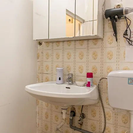 Apartment Convenient 3br Near Danube & Millenium Tower *