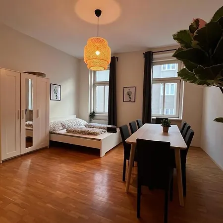 Apartment 90 M2 Spacious With Free Parking *