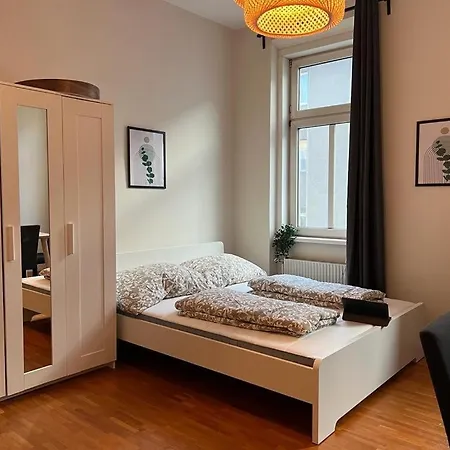 90 M2 Spacious With Free Parking *