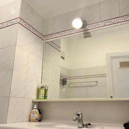 90 M2 Spacious With Free Parking *