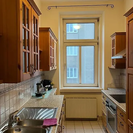 90 M2 Spacious With Free Parking