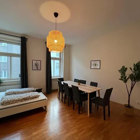 Apartment 90 M2 Spacious With Free Parking *