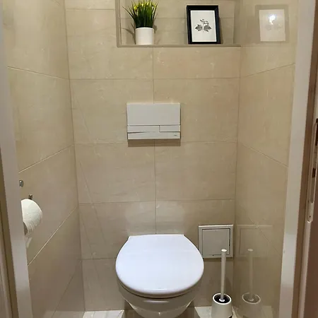 Long - - Balcony Apartment Vienna