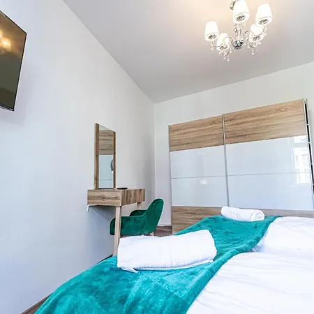 Amazing 3 Bedroom Apt, 15 Min To Landstrasse Hub Apartament