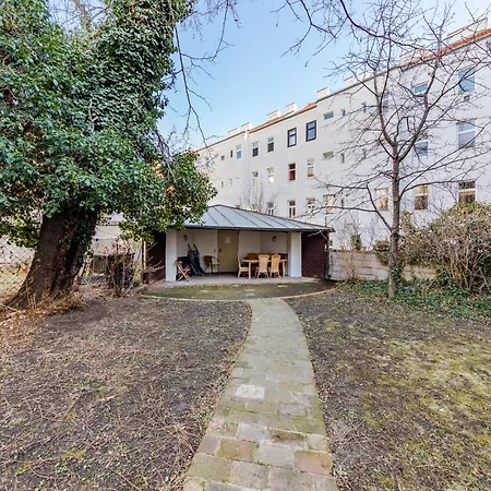 Urban Living - 18th District