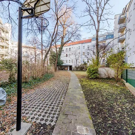 Urban Living - 18th District *
